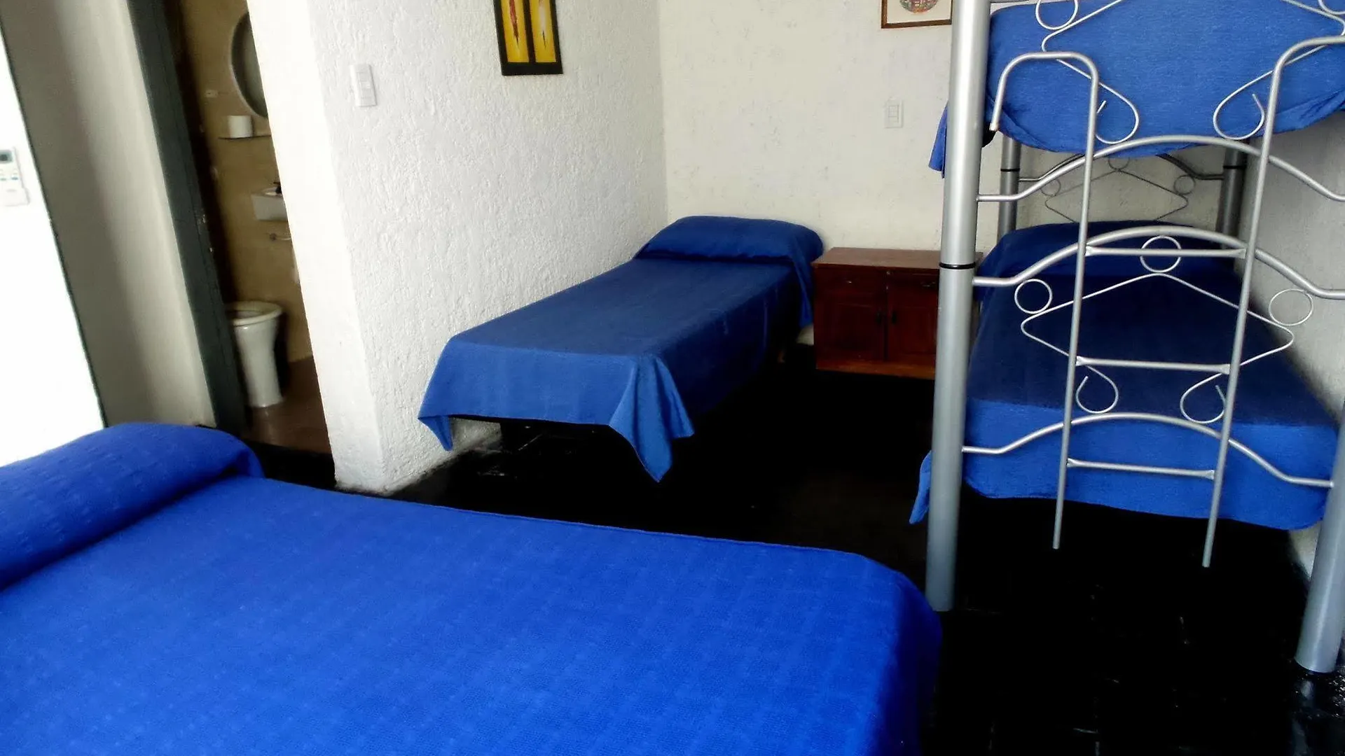 Hostel Otro Mundo Capdevila Guest house