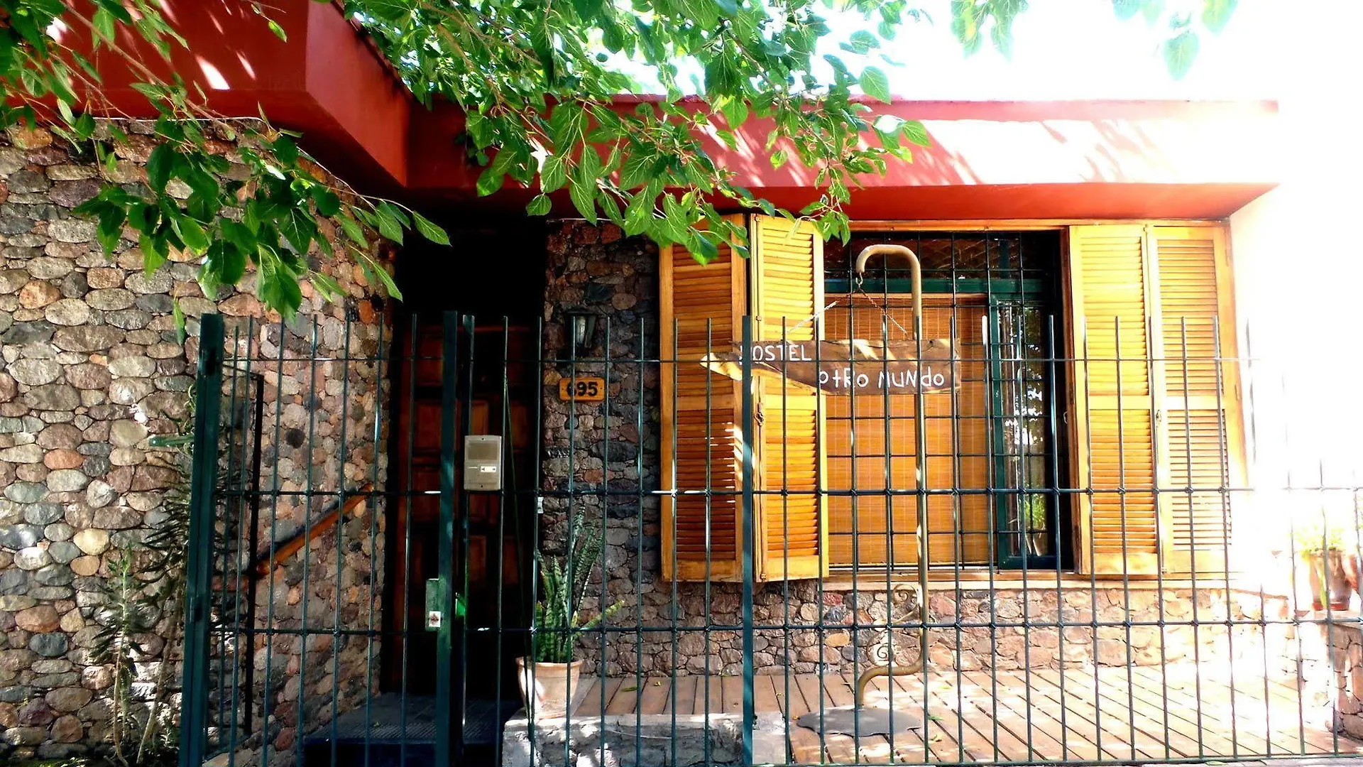 Hostel Otro Mundo Capdevila 2*,  Argentina